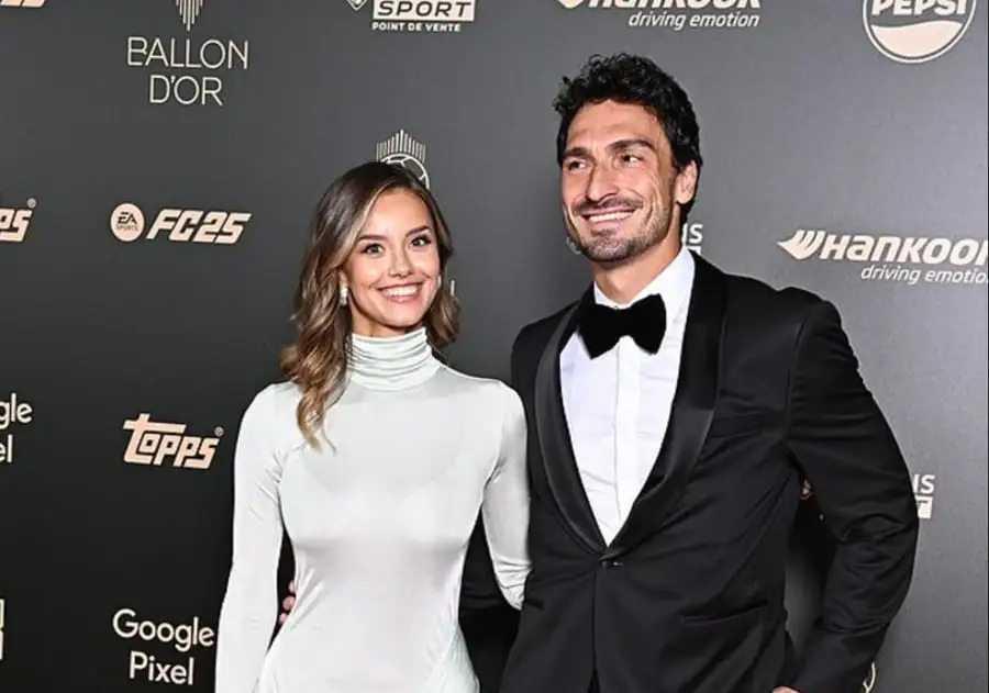 Mats Hummels and Victoria's Secret Model Nicola Cavanis Confirm Relationship at Ballon d'Or Ceremony